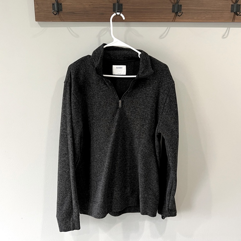 Old navy pullover sweater- L